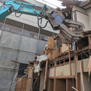 2025年11月14日の投稿「メガネ班牛尾です」