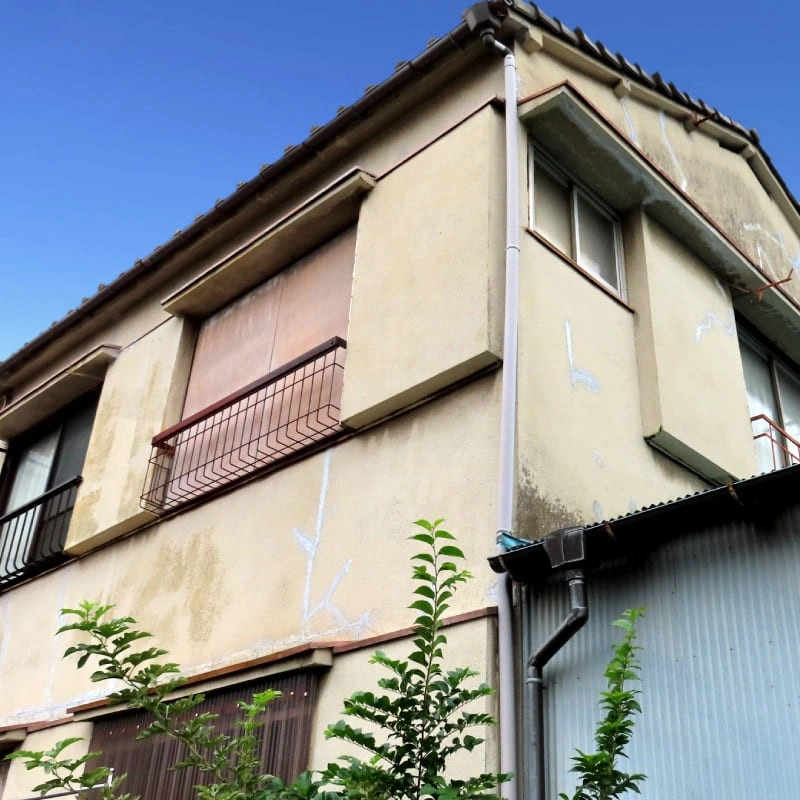 2025年10月24日(金) 13:00の投稿「外壁のひび割れは放置すると危険?ひび割れの種類や原因、補修費用を解説!」の画像