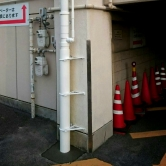 広島で外壁塗装【みなが公民館様［配管塗装工事］】施工後のイメージ1