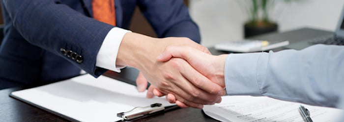 外壁塗り替えの費用を安くする5つの方法:②地域密着型の業者に依頼する