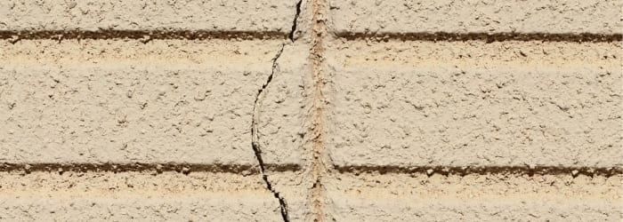 サイディングの反り・ひび割れ