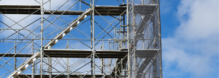 外壁塗り替えの費用が決まる主な要因:③足場代や人件費